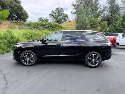 2022 Buick Enclave Essence AWD photo