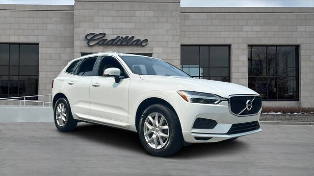 2020 Volvo XC60 Momentum AWD photo