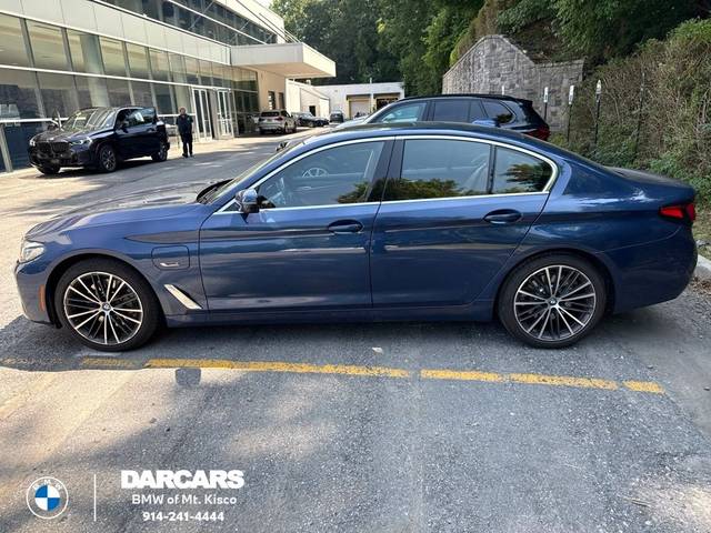 2022 BMW 5 Series 530e xDrive AWD photo