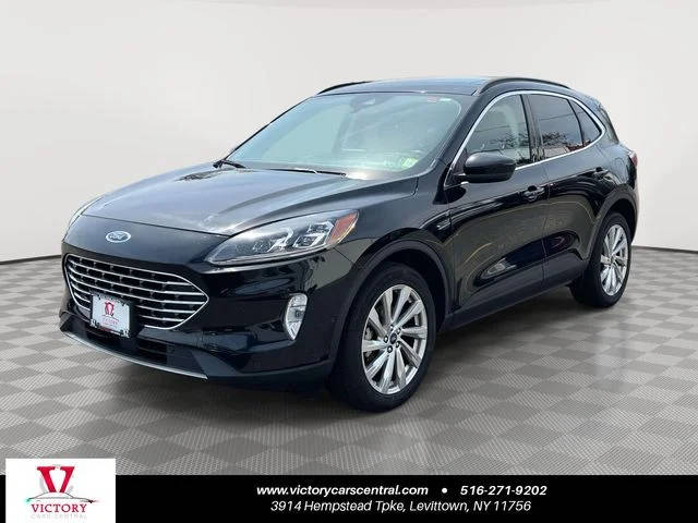 2022 Ford Escape Titanium AWD photo
