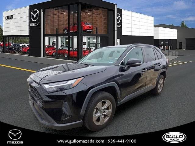 2022 Toyota RAV4 XLE FWD photo