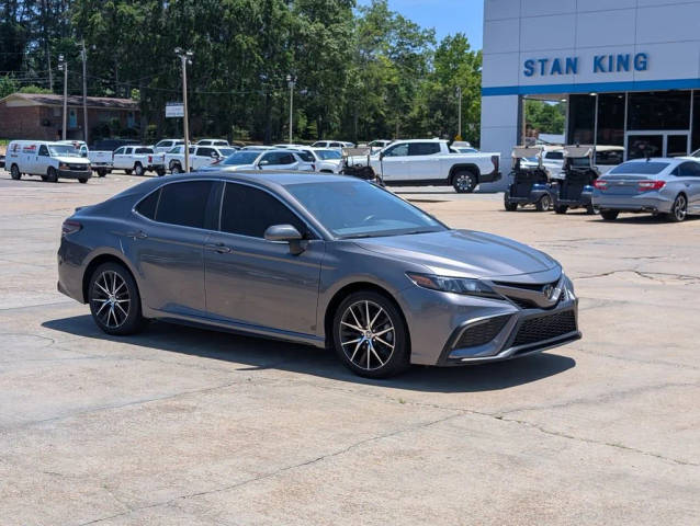 2022 Toyota Camry SE FWD photo