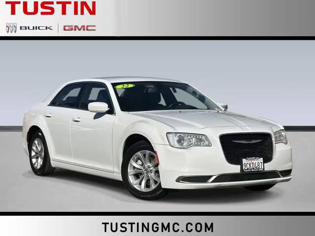 2022 Chrysler 300 Touring RWD photo