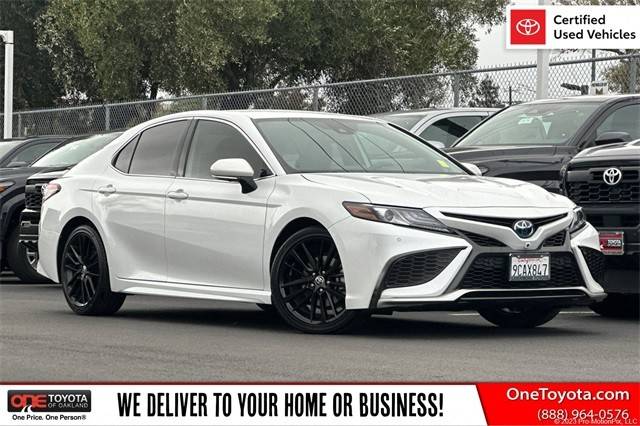 2022 Toyota Camry Hybrid XSE FWD photo