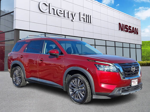 2022 Nissan Pathfinder SL 4WD photo