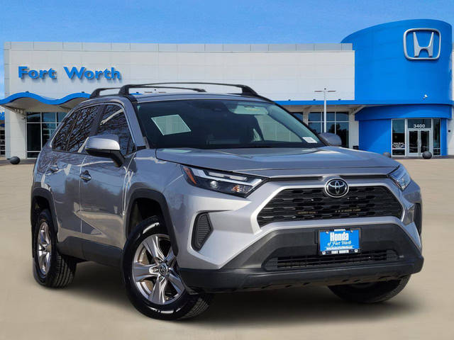 2022 Toyota RAV4 XLE AWD photo