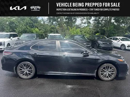 2022 Toyota Camry SE FWD photo