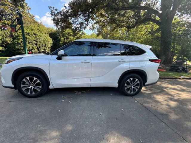 2022 Toyota Highlander XLE FWD photo