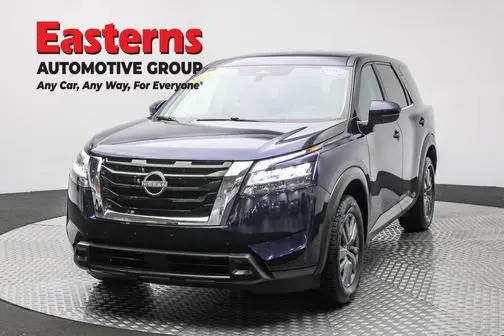2022 Nissan Pathfinder S 4WD photo