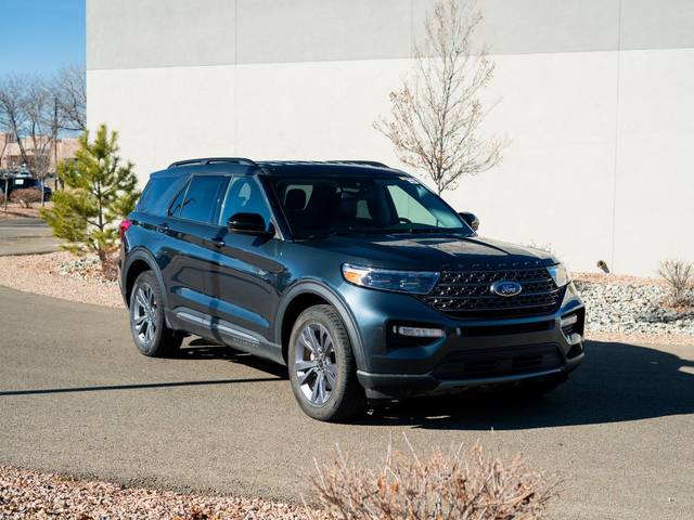 2022 Ford Explorer XLT 4WD photo