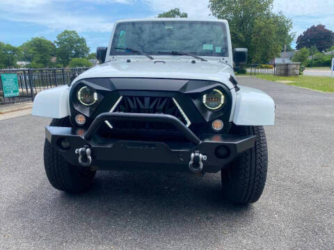 2017 Jeep Wrangler Unlimited Sahara 4WD photo