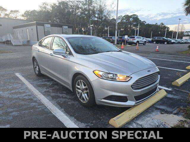 2015 Ford Fusion SE FWD photo