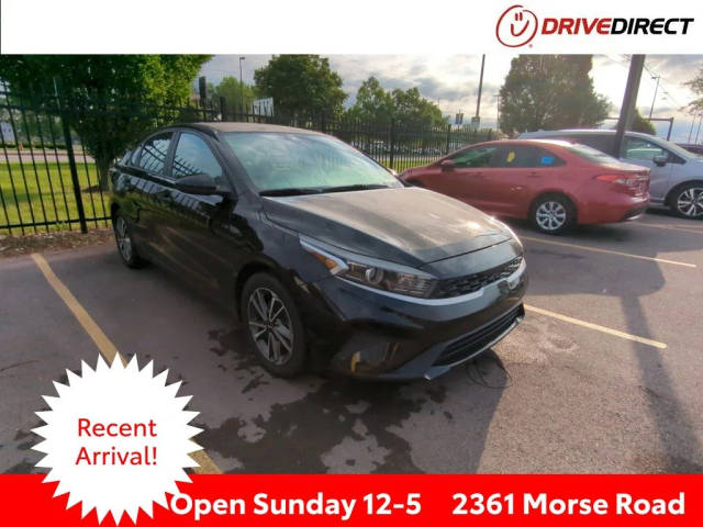 2022 Kia Forte LXS FWD photo