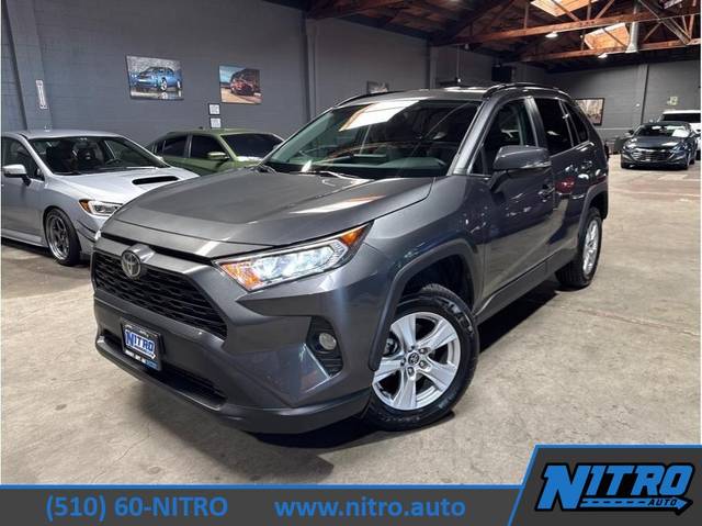 2020 Toyota RAV4 XLE AWD photo