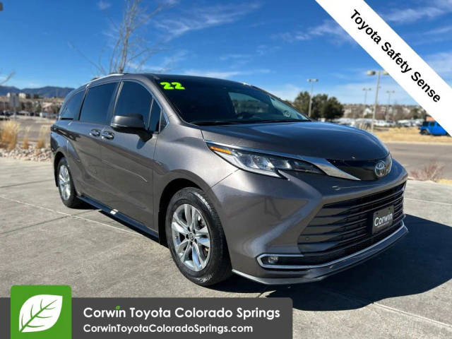 2022 Toyota Sienna Limited FWD photo