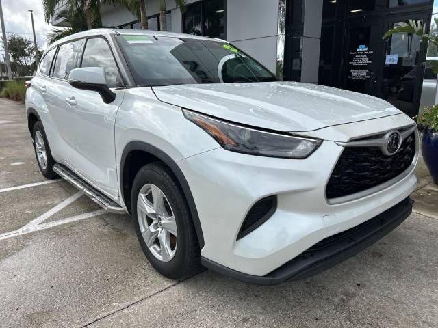 2022 Toyota Highlander L FWD photo