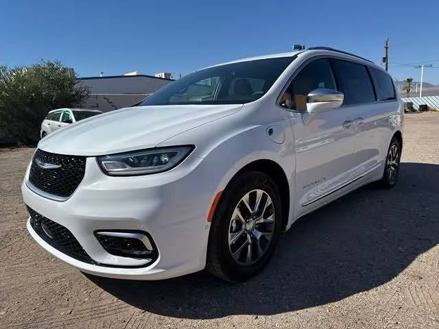 2022 Chrysler Pacifica Minivan Hybrid Pinnacle FWD photo