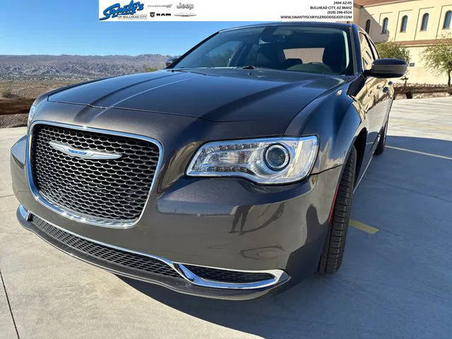 2022 Chrysler 300 Touring RWD photo