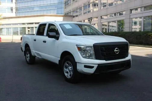 2022 Nissan Titan S 4WD photo