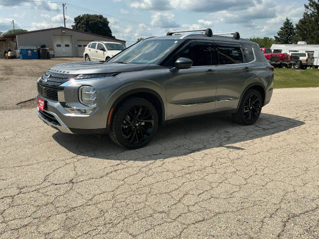 2022 Mitsubishi Outlander Black Edition 4WD photo