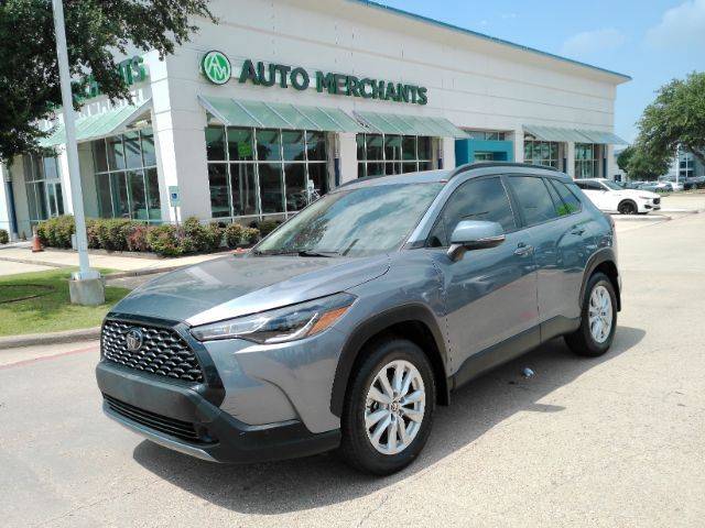 2022 Toyota Corolla Cross LE AWD photo