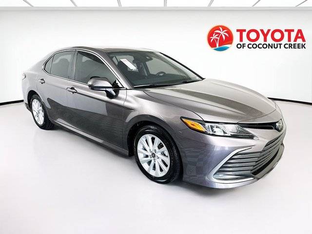 2022 Toyota Camry LE FWD photo