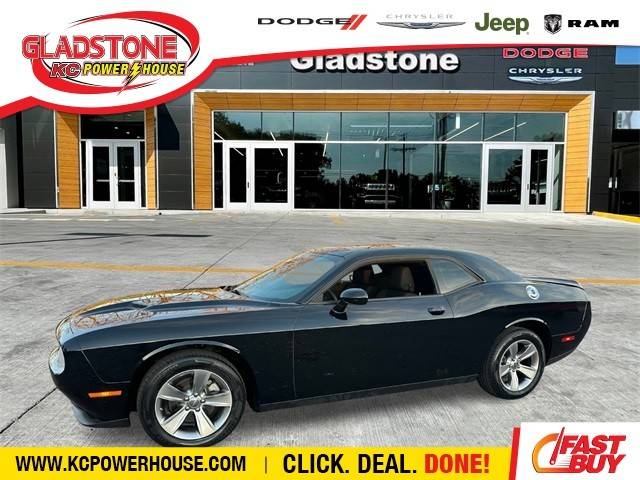 2022 Dodge Challenger SXT RWD photo