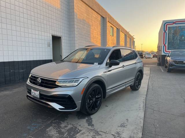 2022 Volkswagen Tiguan SE R-Line Black FWD photo