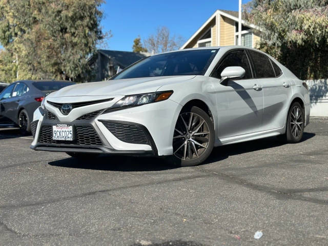 2022 Toyota Camry SE AWD photo