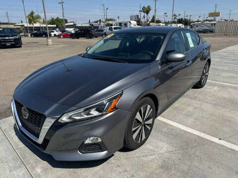 2021 Nissan Altima 2.5 SV FWD photo
