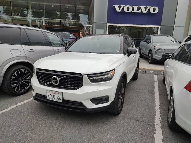 2020 Volvo XC40 R-Design AWD photo
