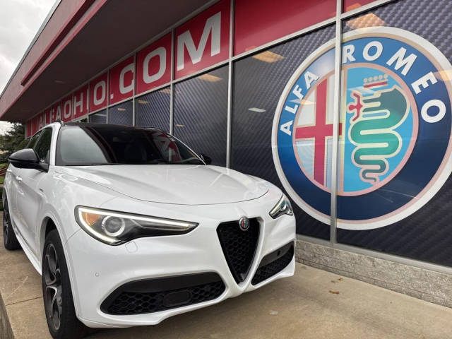 2022 Alfa Romeo Stelvio Veloce AWD photo