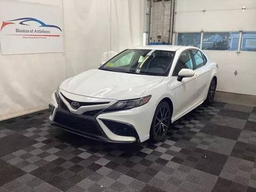 2022 Toyota Camry SE FWD photo