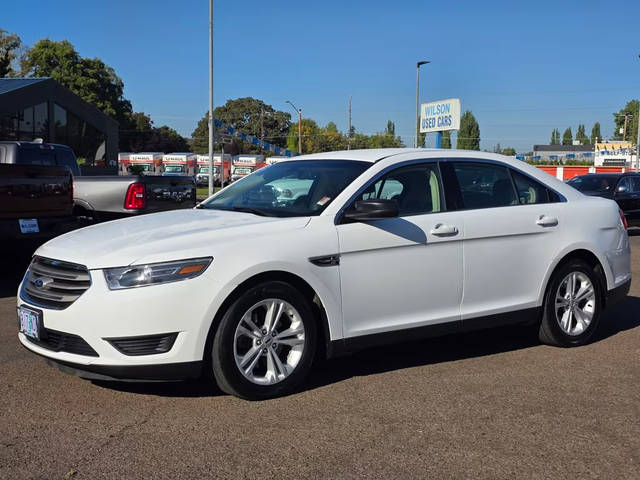 2016 Ford Taurus SE FWD photo