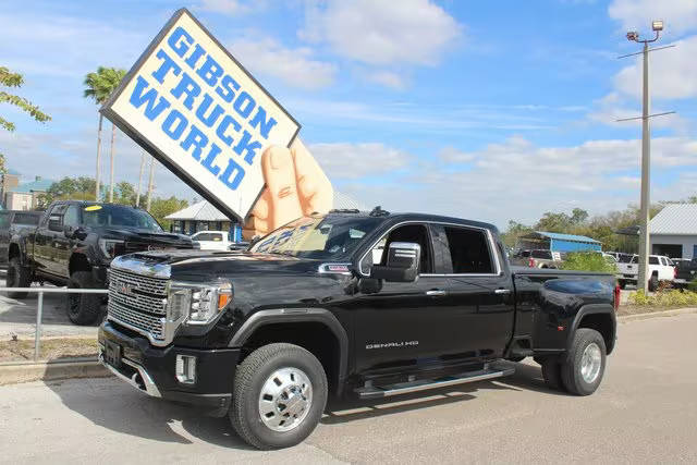 2021 GMC Sierra 3500HD Denali 4WD photo