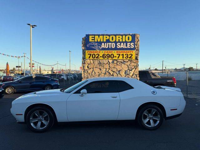 2020 Dodge Challenger SXT RWD photo