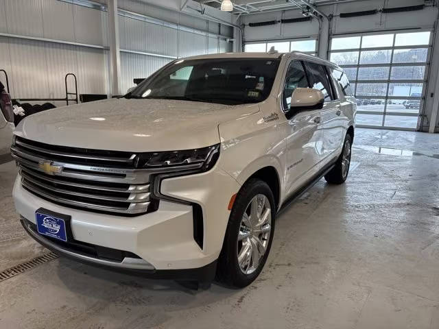 2022 Chevrolet Suburban High Country 4WD photo