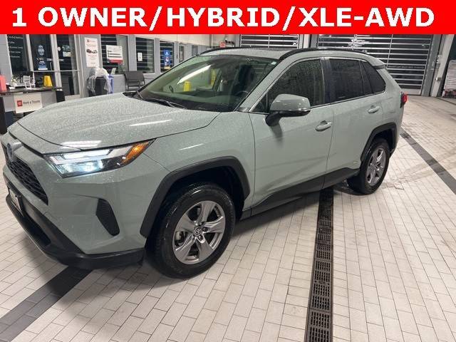 2022 Toyota RAV4 Hybrid XLE AWD photo