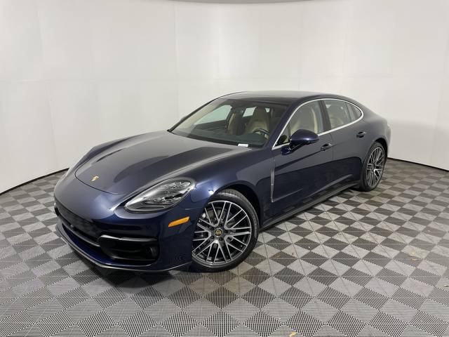 2023 Porsche Panamera  RWD photo