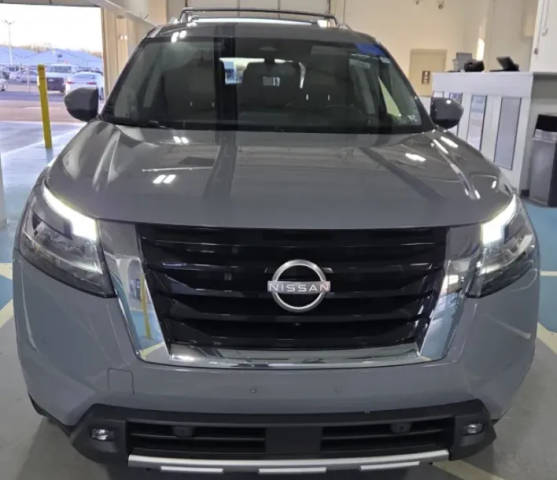 2022 Nissan Pathfinder Platinum 4WD photo