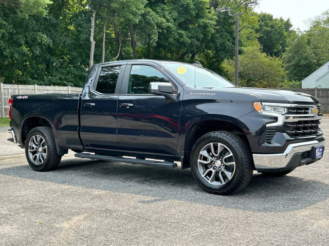 2022 Chevrolet Silverado 1500 LT 4WD photo