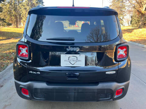 2022 Jeep Renegade Latitude 4WD photo