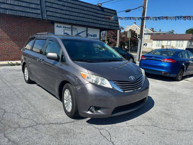 2015 Toyota Sienna XLE Premium FWD photo
