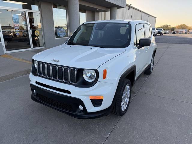 2022 Jeep Renegade Latitude 4WD photo