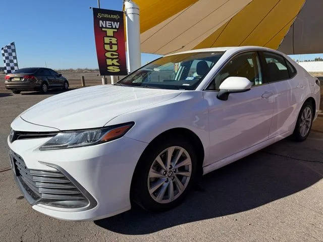 2022 Toyota Camry LE FWD photo