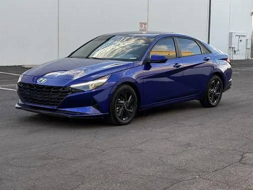 2023 Hyundai Elantra SEL FWD photo