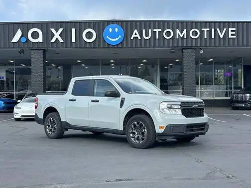 2022 Ford Maverick XLT AWD photo