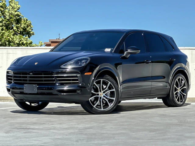 2023 Porsche Cayenne Platinum Edition AWD photo