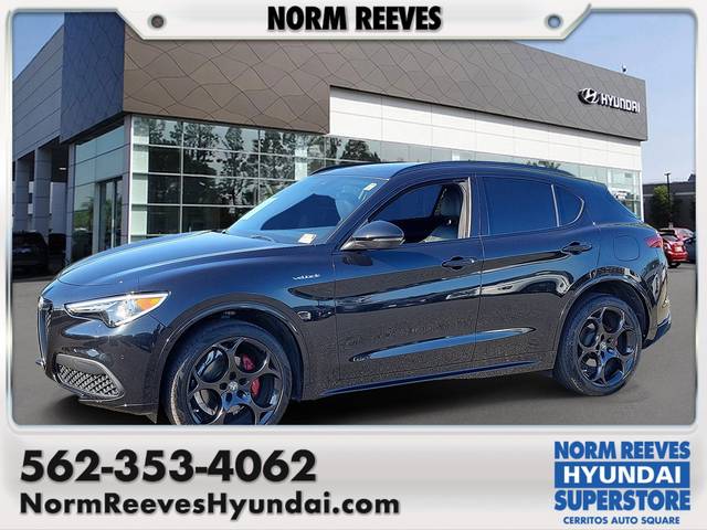 2022 Alfa Romeo Stelvio Veloce AWD photo