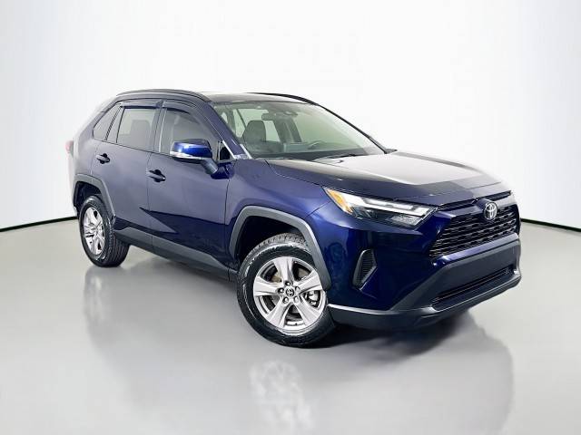 2022 Toyota RAV4 XLE FWD photo